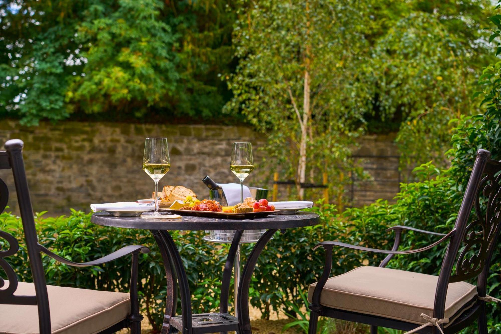 Carton House A Fairmont Managed Hotel Maynooth Extérieur photo A patio set